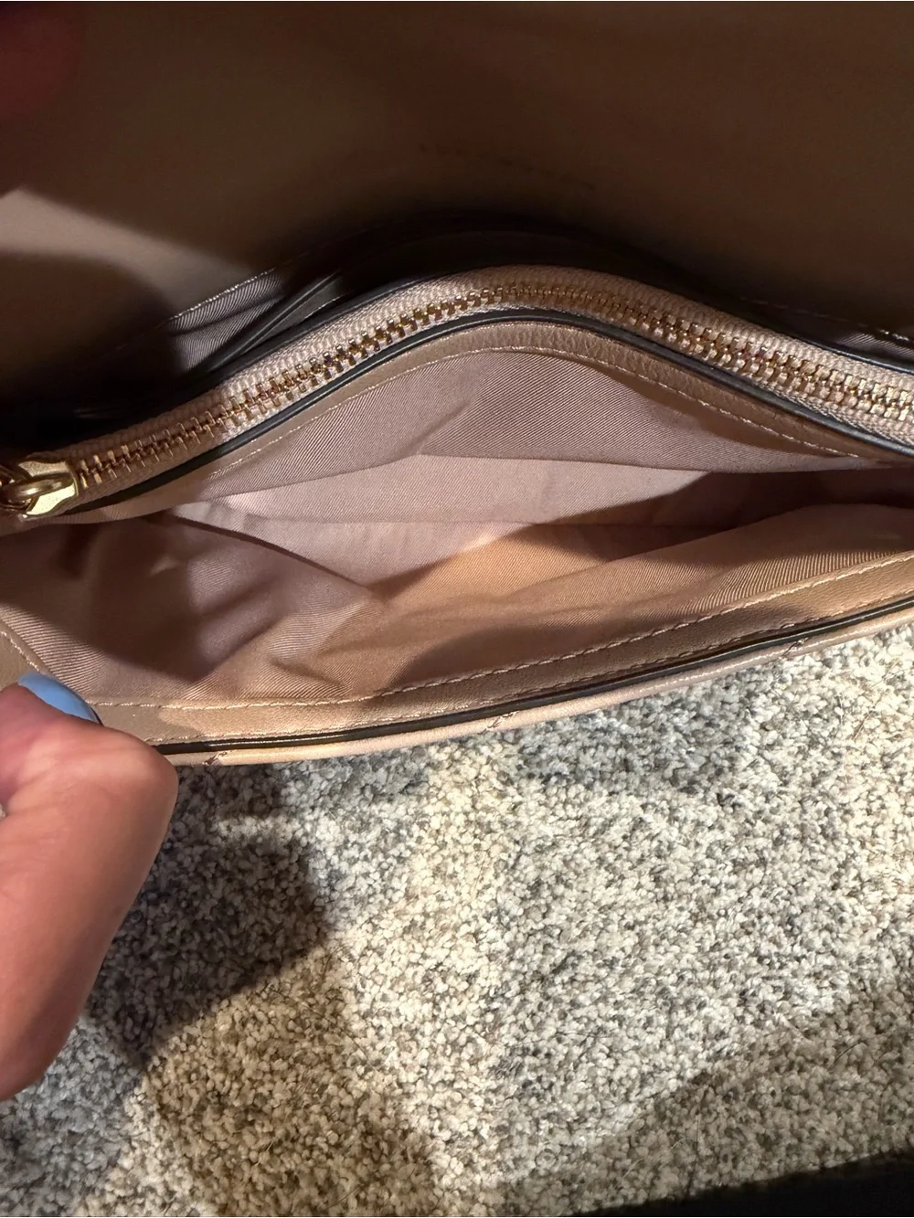 Tory Burch Kira Chevron Chain Wallet - Devon Sand